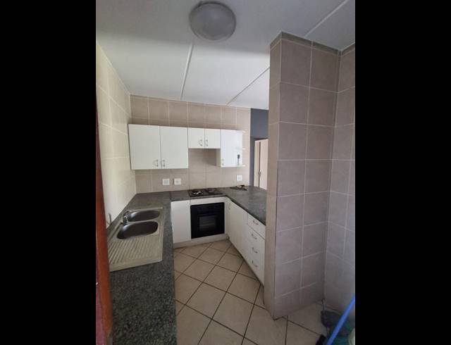 3 BEDROOM PROPERTY TO RENT IN WINCHESTER HILLS